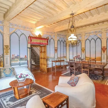 Awesome In With 5 Bedrooms And Wifi Дом отдыха Монте-Сан-Савино