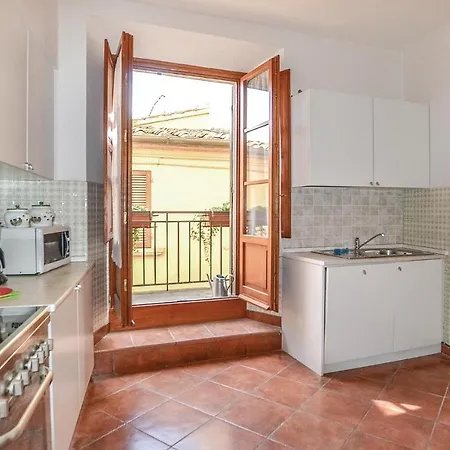 Awesome In With 5 Bedrooms And Wifi Дом отдыха