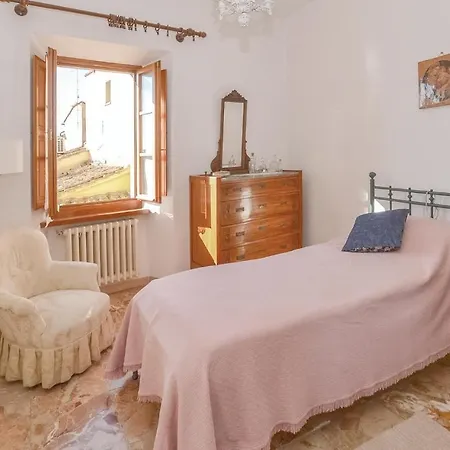 Awesome In With 5 Bedrooms And Wifi Дом отдыха *