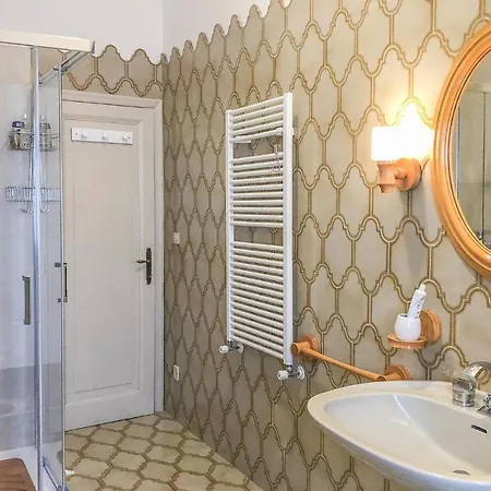 Дом отдыха Awesome In With 5 Bedrooms And Wifi Монте-Сан-Савино